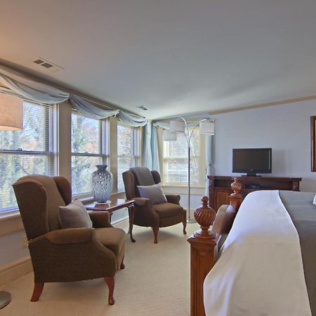 North Lodge On Oakland Bed And Breakfast แอชวิลล์ ภายนอก รูปภาพ