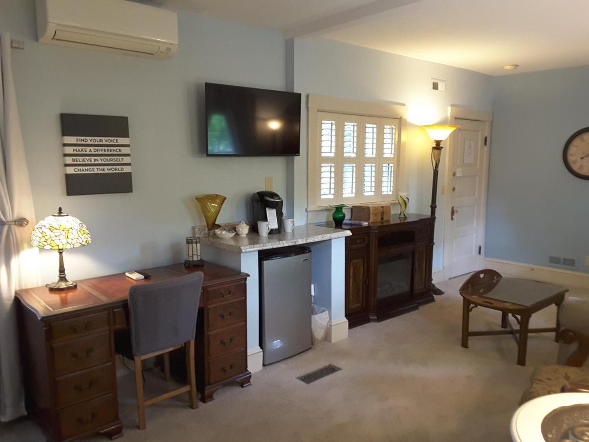 North Lodge On Oakland Bed And Breakfast แอชวิลล์ ภายนอก รูปภาพ
