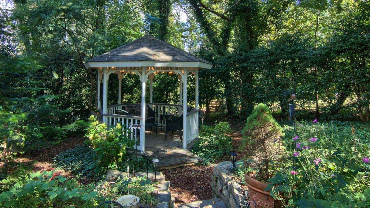 North Lodge On Oakland Bed And Breakfast แอชวิลล์ ภายนอก รูปภาพ