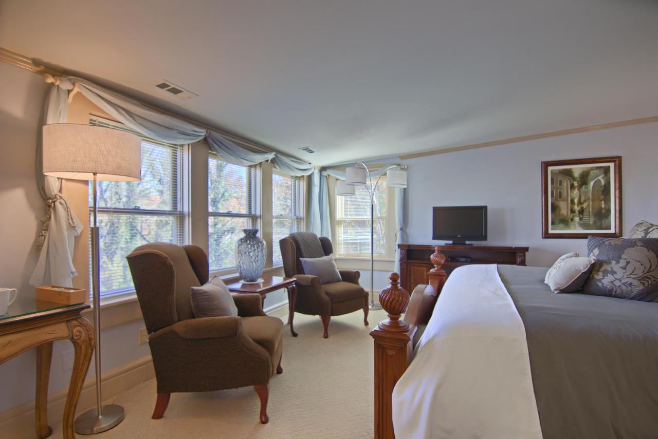 North Lodge On Oakland Bed And Breakfast แอชวิลล์ ภายนอก รูปภาพ