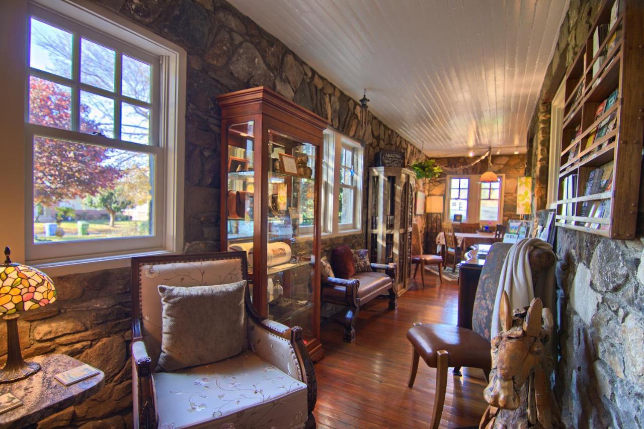 North Lodge On Oakland Bed And Breakfast แอชวิลล์ ภายนอก รูปภาพ