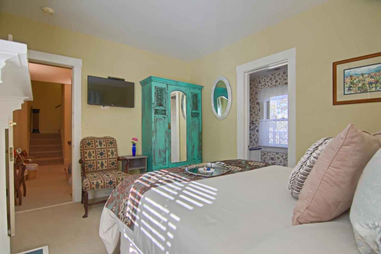North Lodge On Oakland Bed And Breakfast แอชวิลล์ ภายนอก รูปภาพ