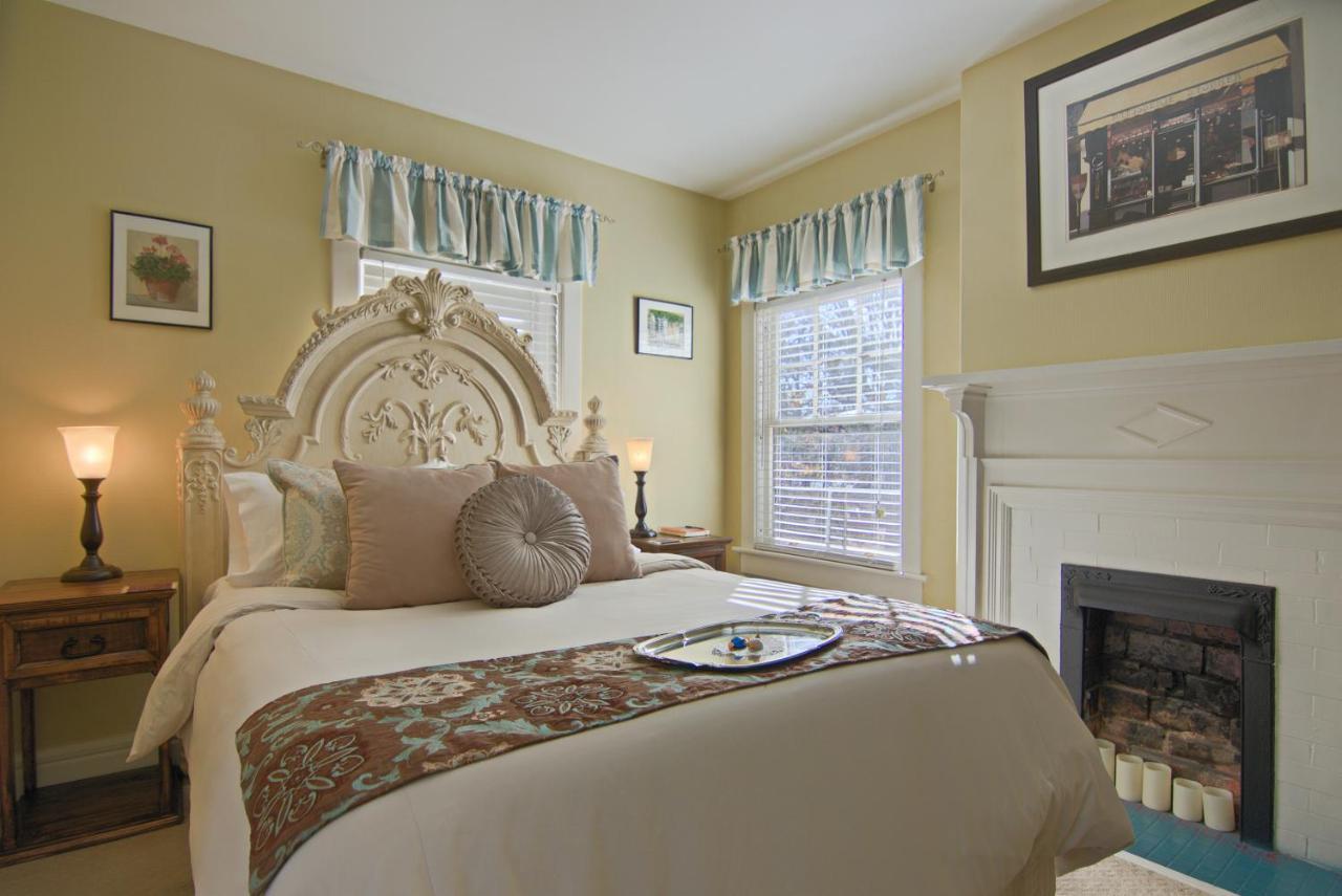 North Lodge On Oakland Bed And Breakfast แอชวิลล์ ภายนอก รูปภาพ