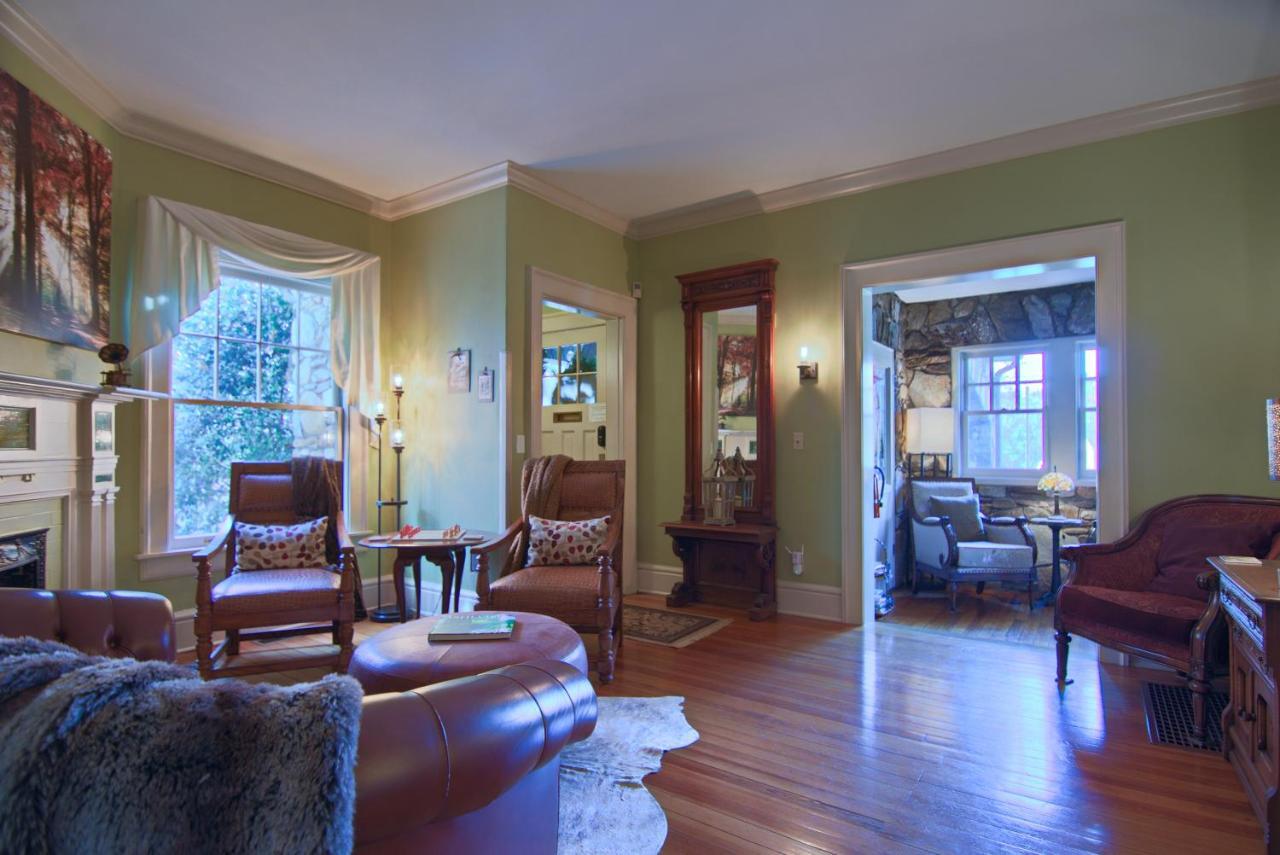 North Lodge On Oakland Bed And Breakfast แอชวิลล์ ภายนอก รูปภาพ