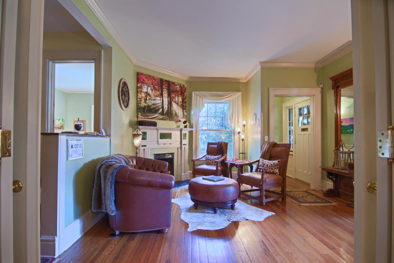 North Lodge On Oakland Bed And Breakfast แอชวิลล์ ภายนอก รูปภาพ